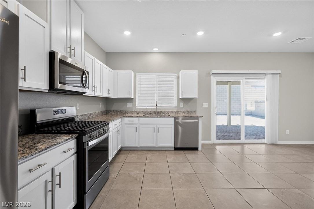 371 Scarlet Pine Ct - Photo 6 of 19