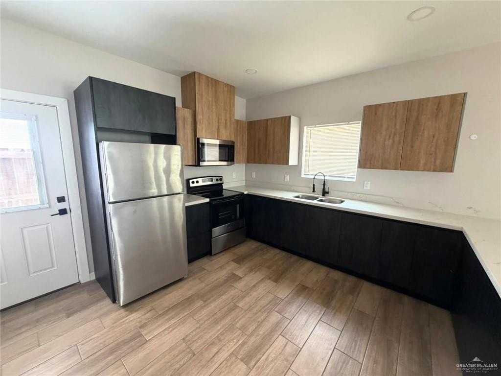11003 N 36th Ln #2 - Photo 3 of 16