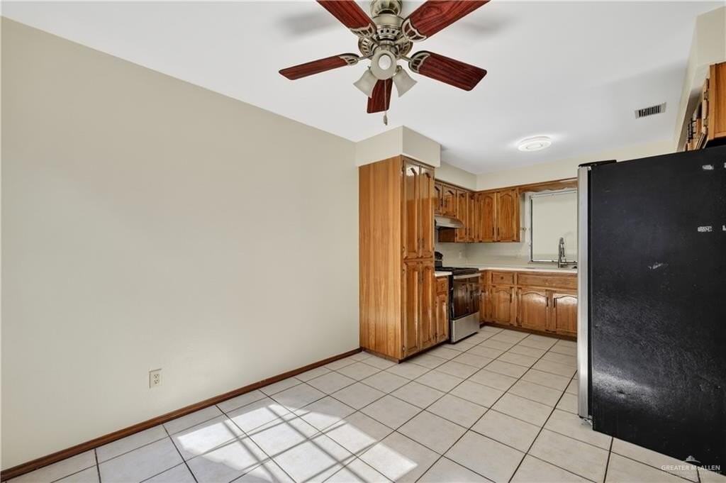 606 Silva Dr - Photo 4 of 29