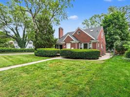 featured image of 1616 Morton Ave