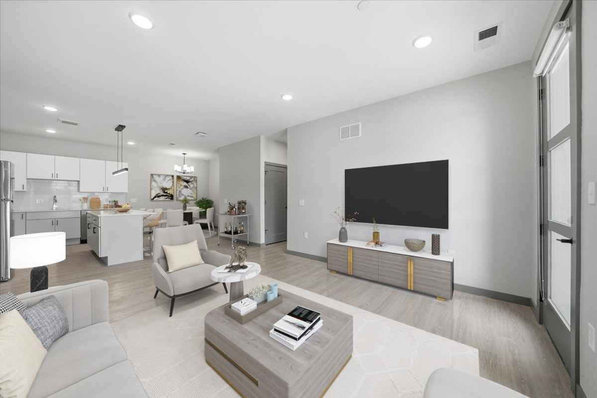 The Apartments at Plymouth Walk - Photo 5 of 31