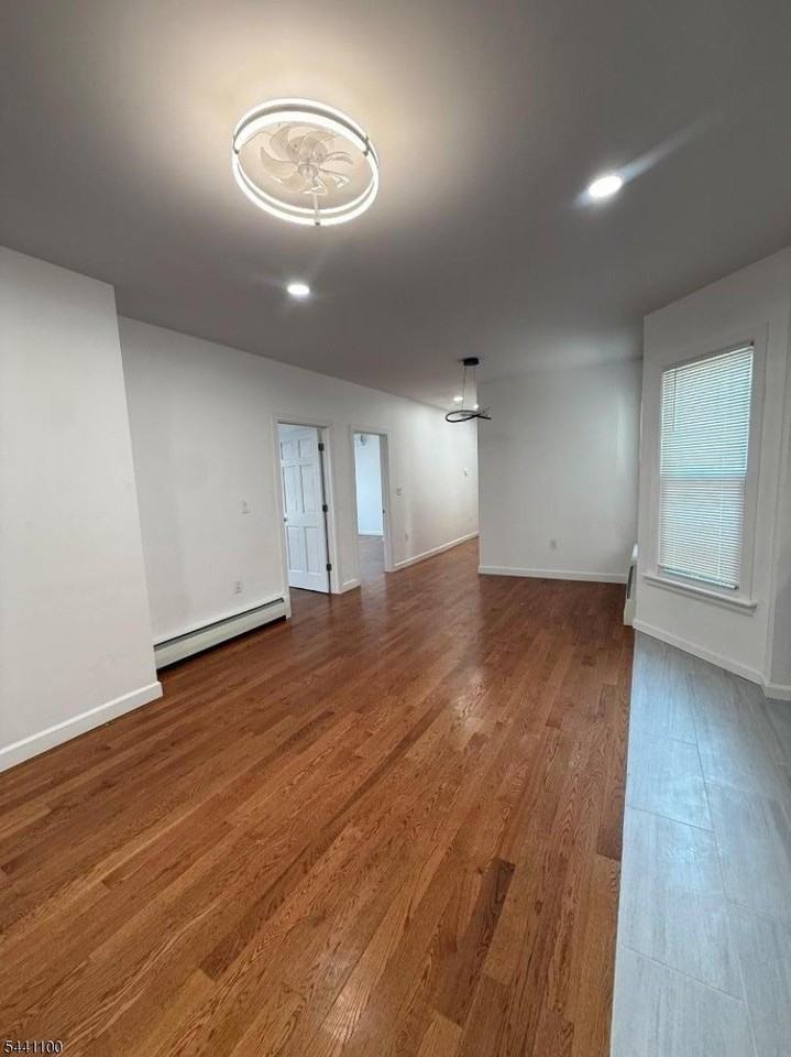49 Mercer St - Photo 4 of 9