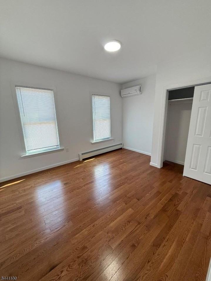 49 Mercer St - Photo 7 of 9