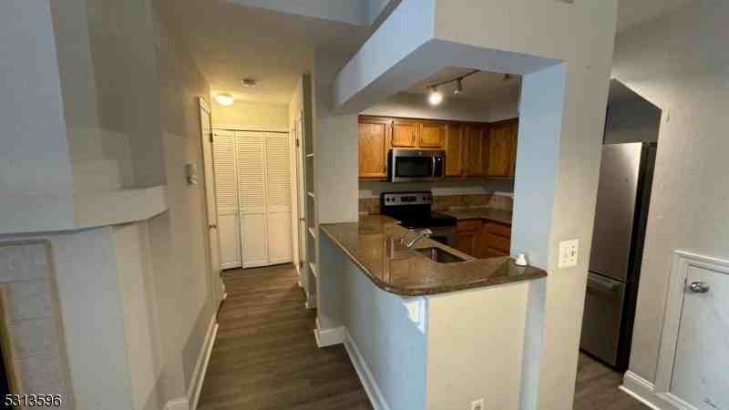 54 Wentworth Rd - Photo 5 of 20