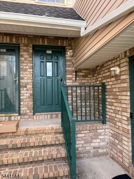 202 Rip Van Dam Ct #202 - Photo 2 of 31
