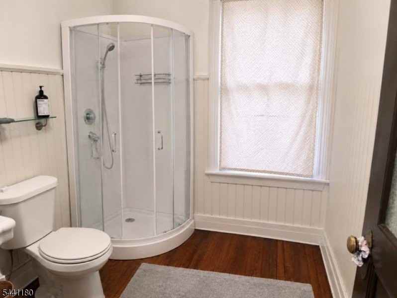 42 Gates Ave - Photo 5 of 7
