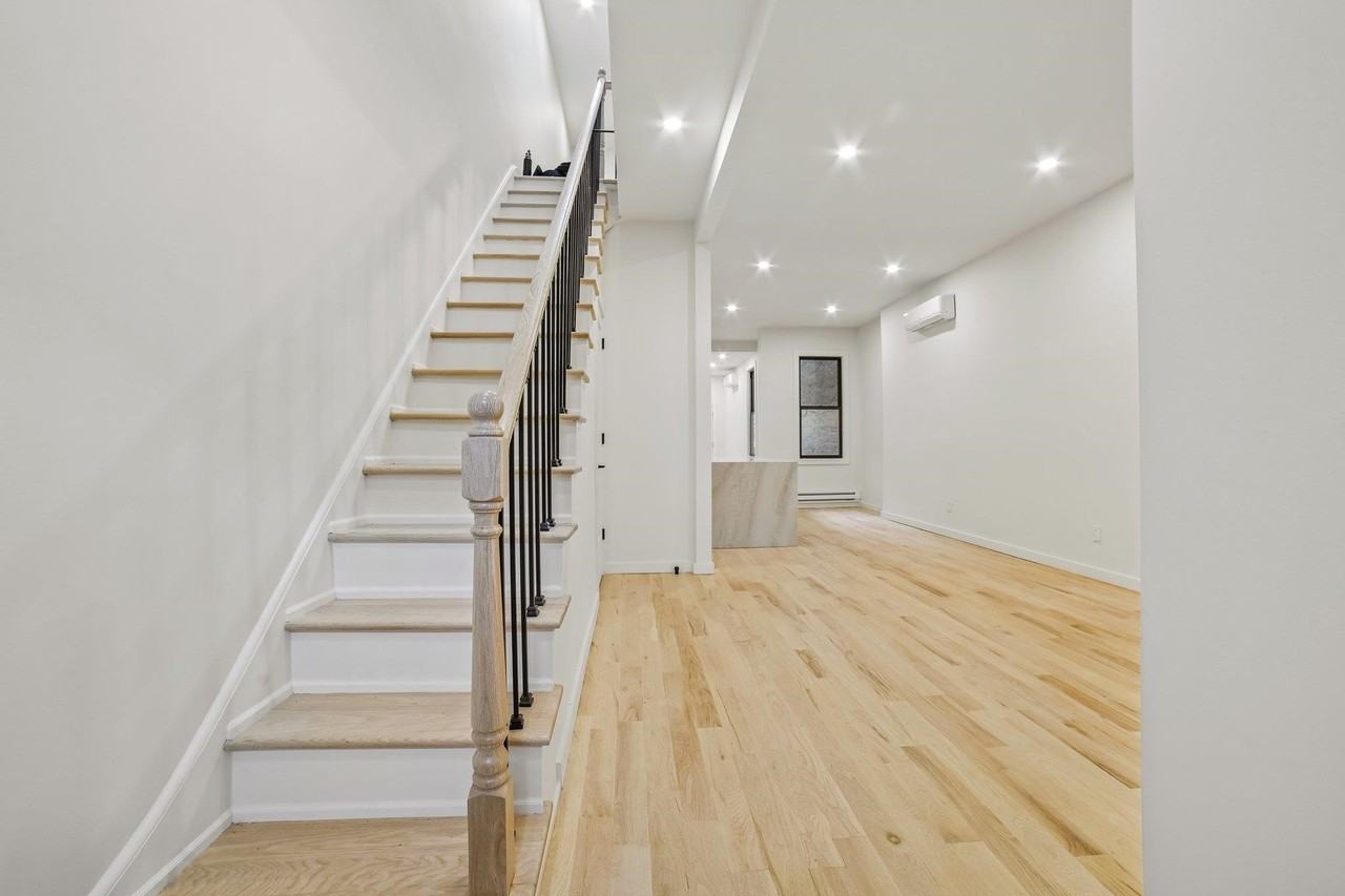 Oak St #2 - Photo 2 of 32