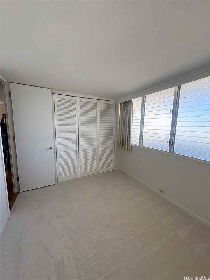 1212 Punahou St #3303 - Photo 6 of 12