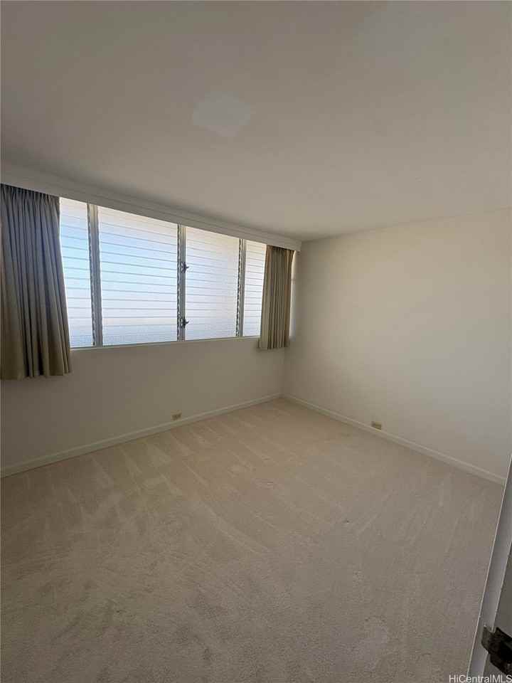 1212 Punahou St #3303 - Photo 7 of 12