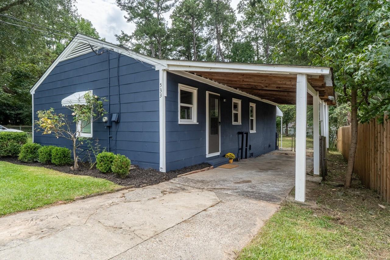 533 Basin St - Photo 2 of 16