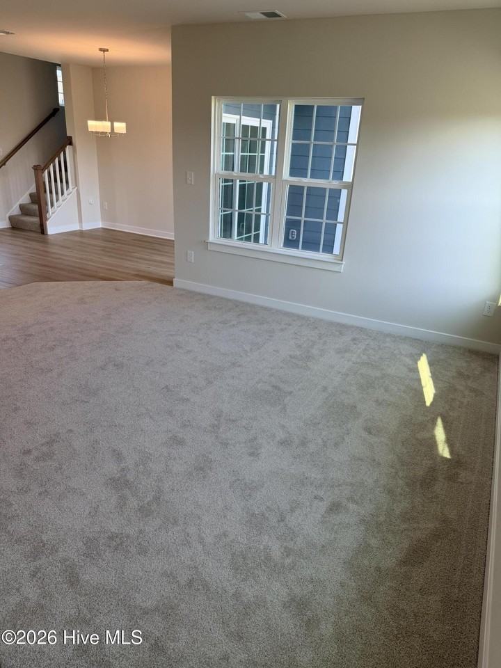 104 Ryker Rd W - Photo 7 of 23