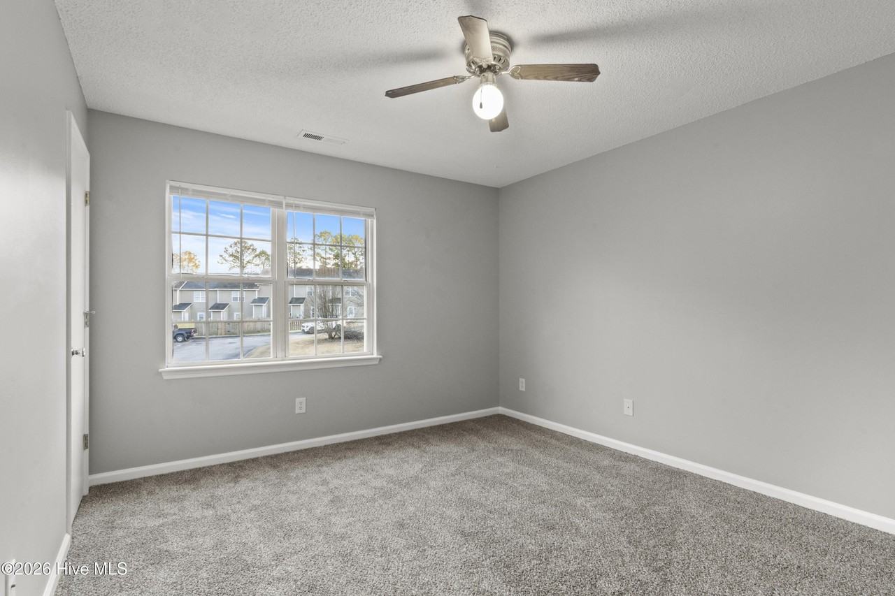 207 Spring Meadows Cir - Photo 4 of 20