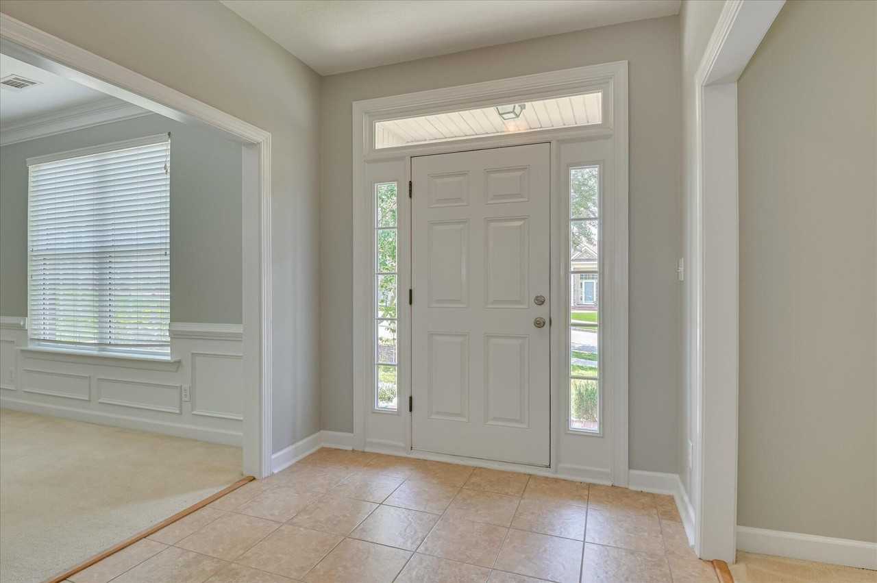 158 Kenilworth Dr - Photo 3 of 48
