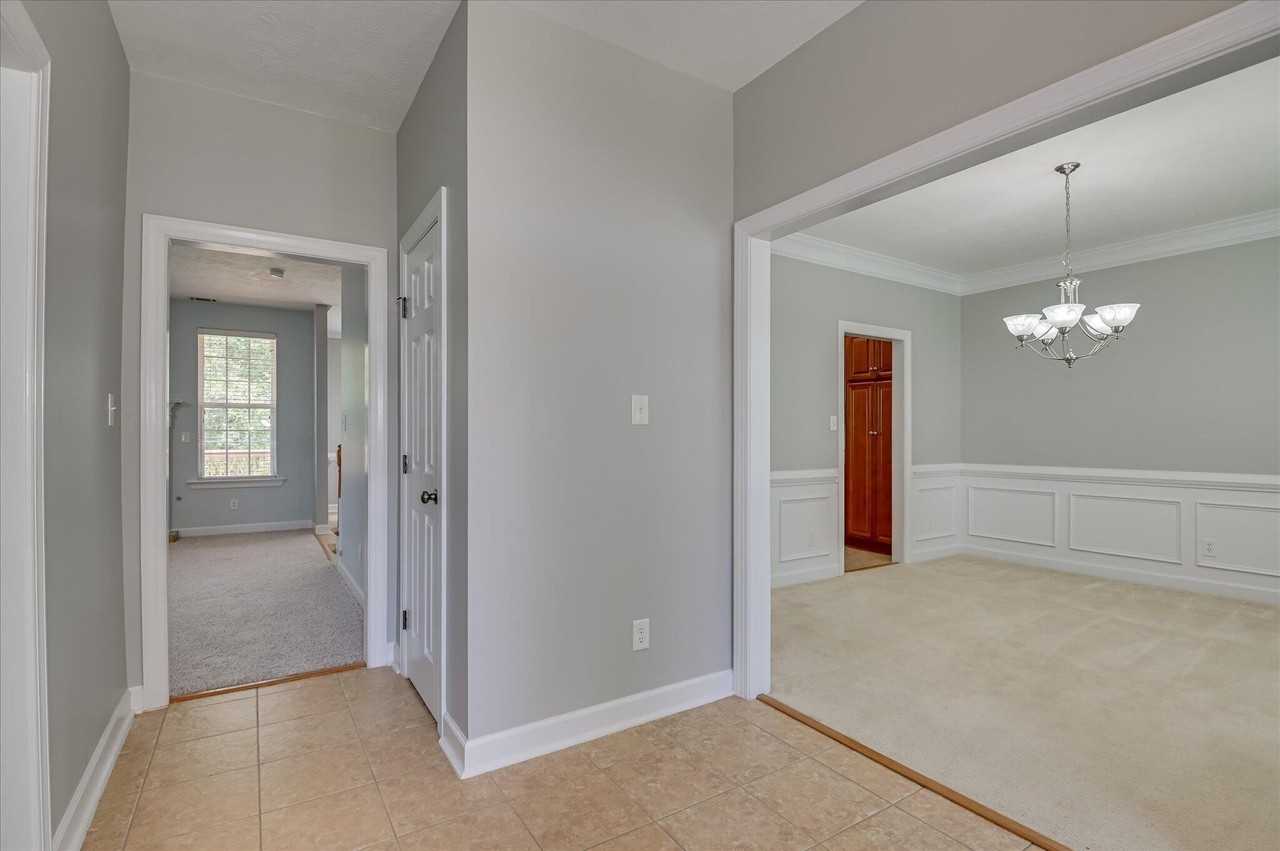 158 Kenilworth Dr - Photo 5 of 48