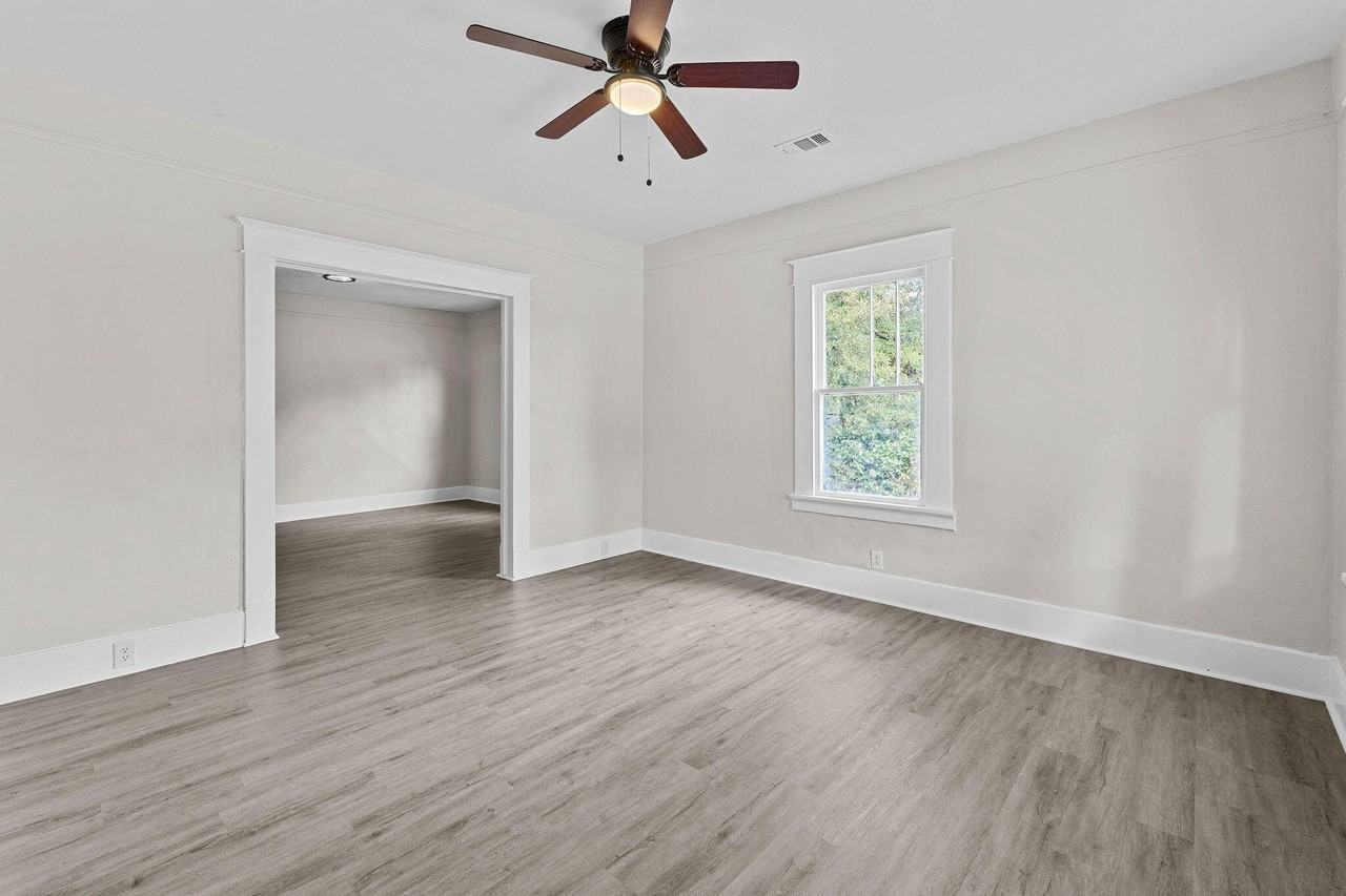 1307 Beman St - Photo 5 of 20