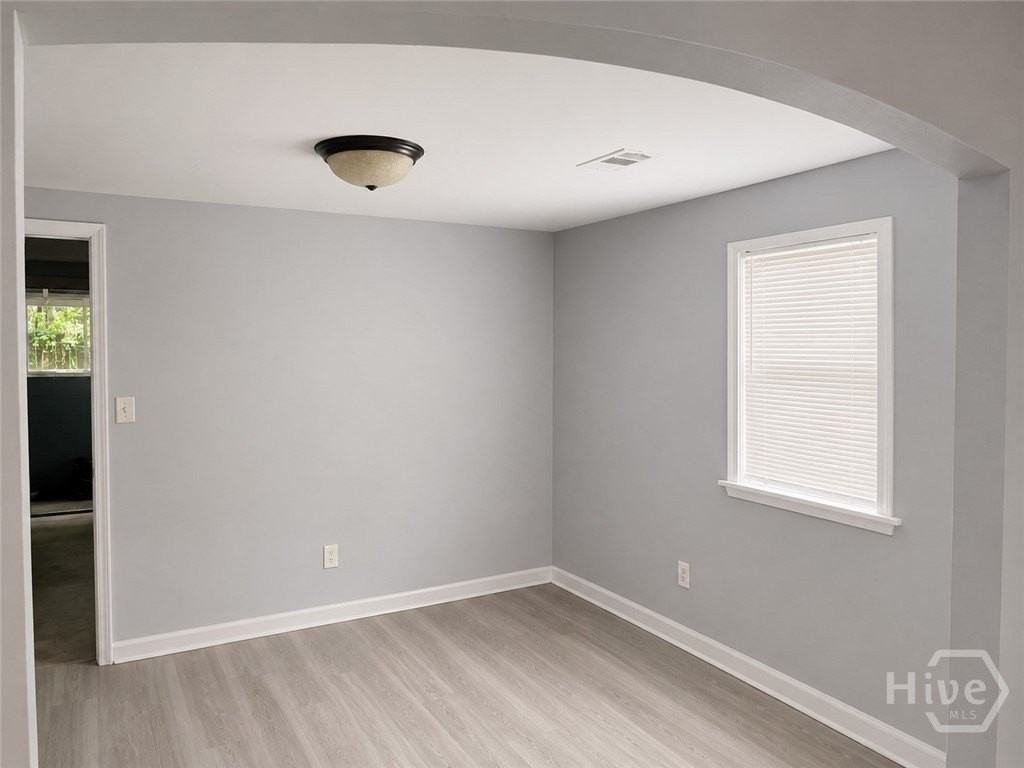 218 Fell St - Photo 4 of 9