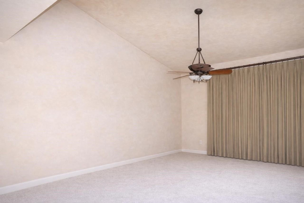 704 Horseshoe Bay Blvd - Photo 2 of 10