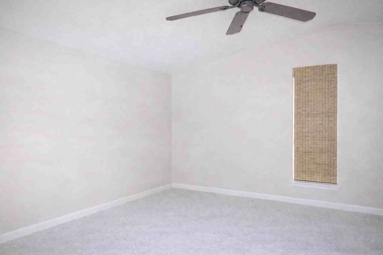 704 Horseshoe Bay Blvd - Photo 6 of 10