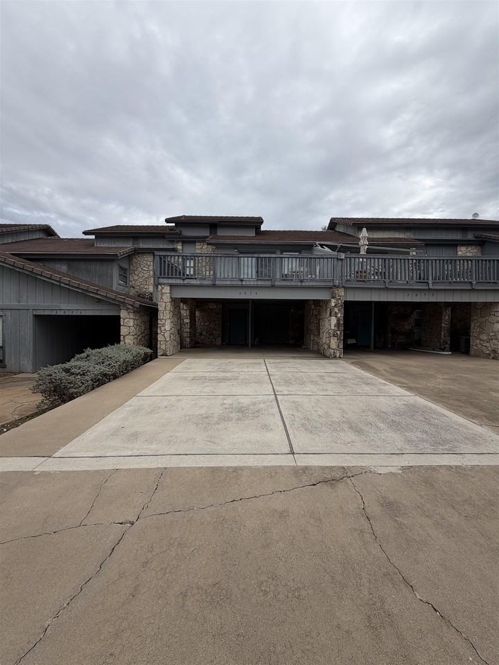 Crestview Dr - Photo 2 of 20