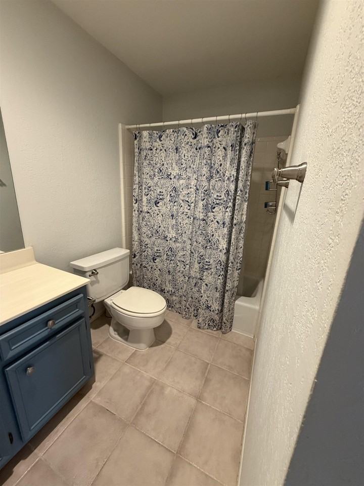 Crestview Dr - Photo 5 of 20
