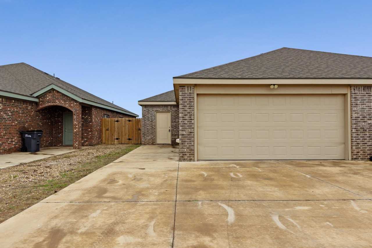 5708 Kemper St #B - Photo 2 of 21
