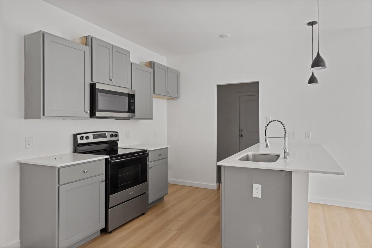 5708 Kemper St #B - Photo 3 of 21