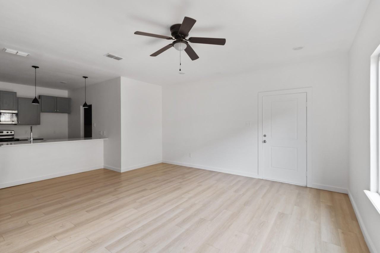 5708 Kemper St #B - Photo 6 of 21