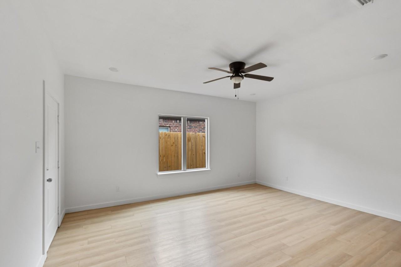5708 Kemper St #B - Photo 7 of 21