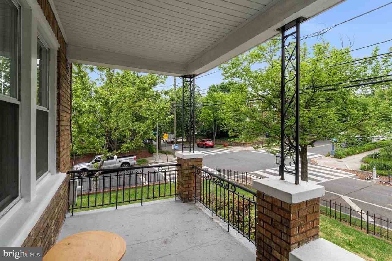 4528 4th St Nw - Photo 3 of 28