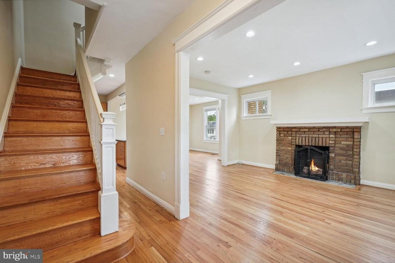 4528 4th St Nw - Photo 4 of 28