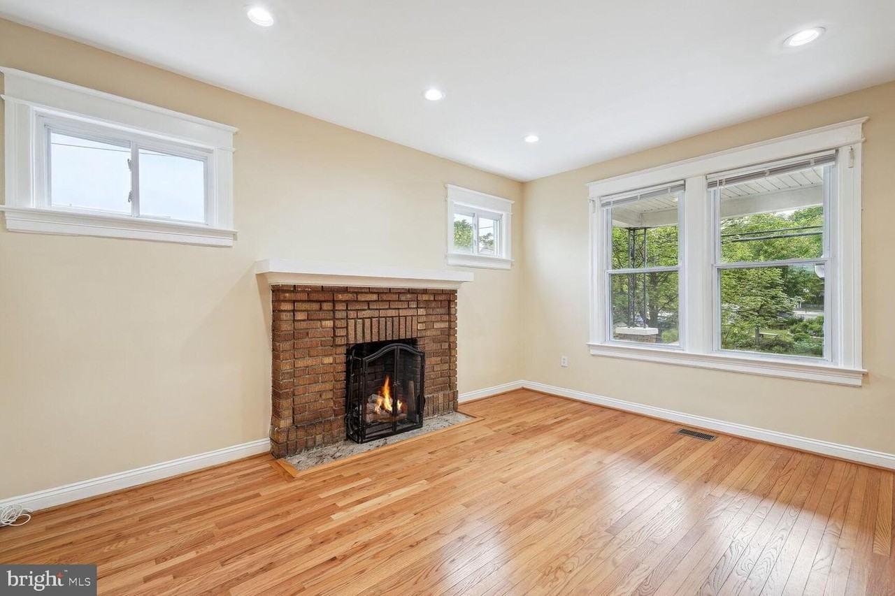4528 4th St Nw - Photo 5 of 28