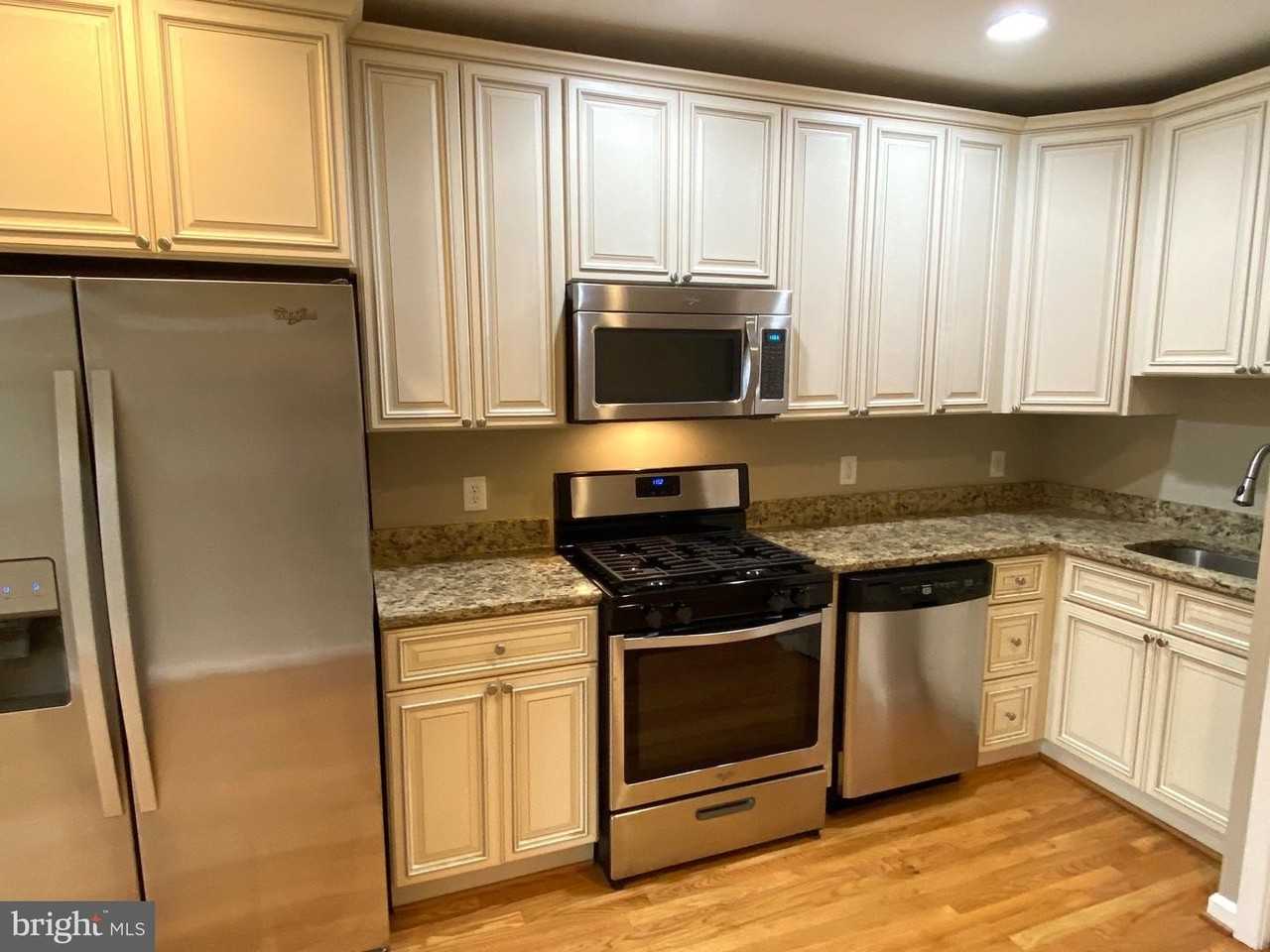 2011 Vermont Ave Nw - Photo 3 of 17