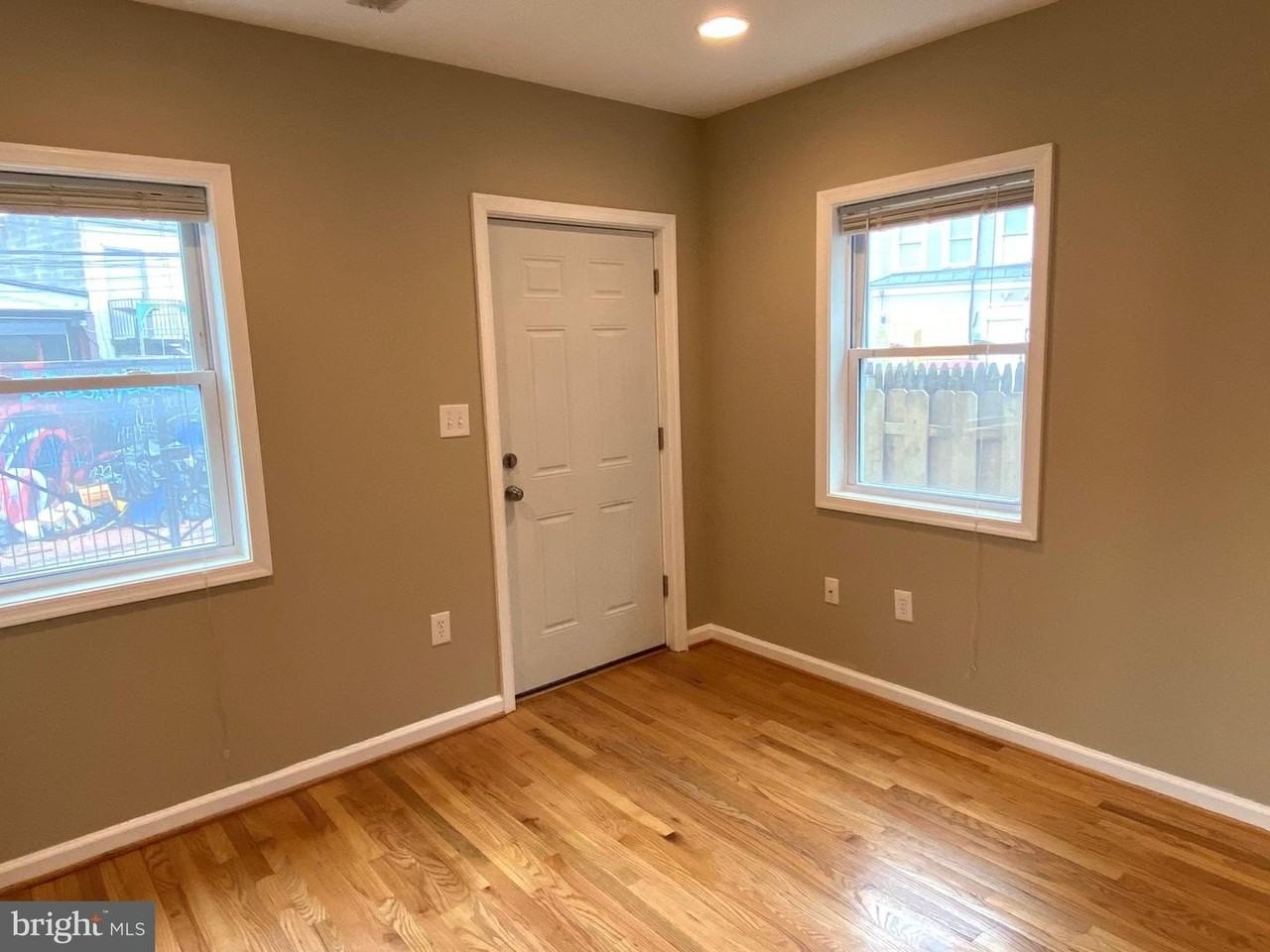 2011 Vermont Ave Nw - Photo 5 of 17