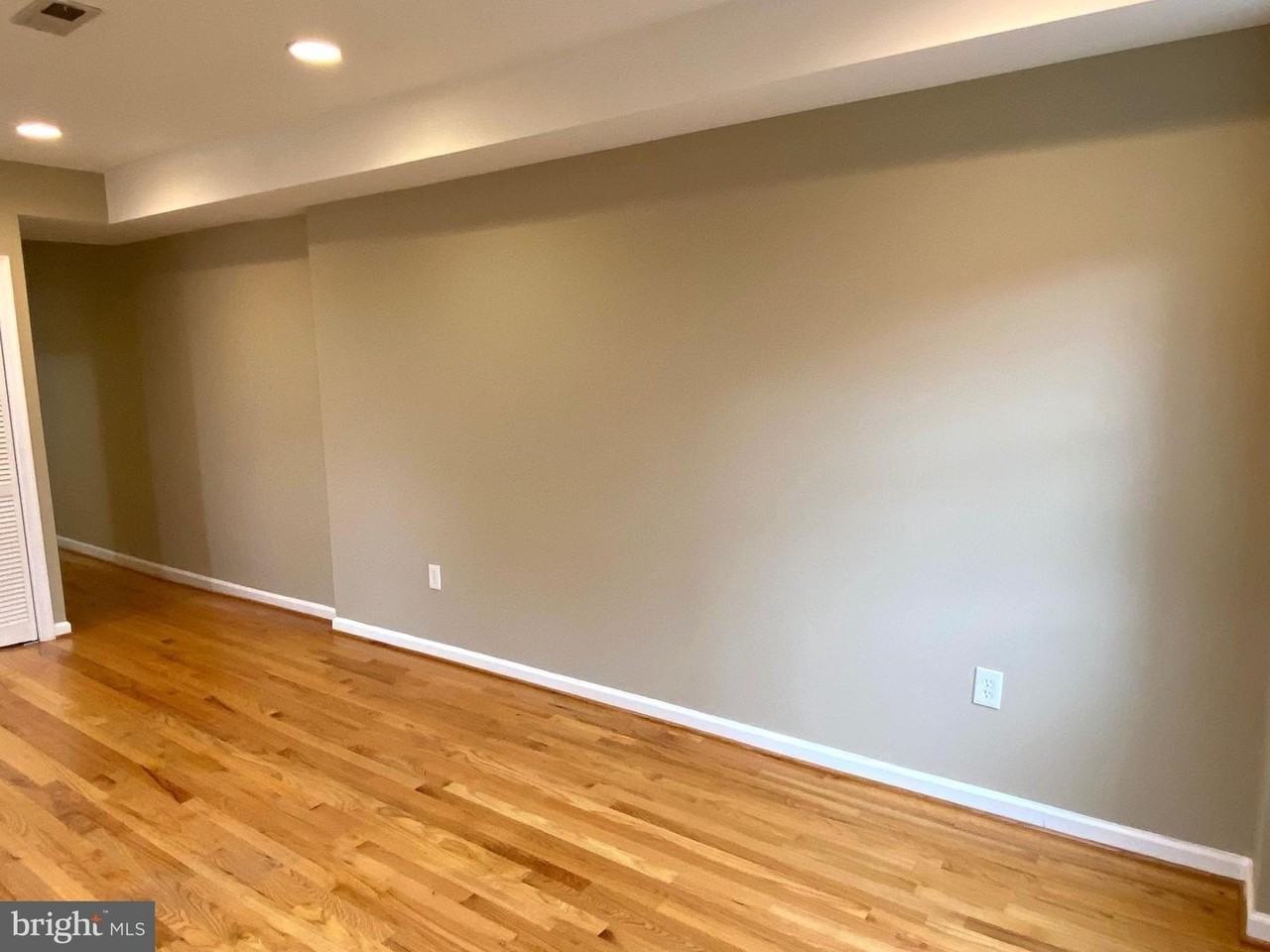 2011 Vermont Ave Nw - Photo 6 of 17
