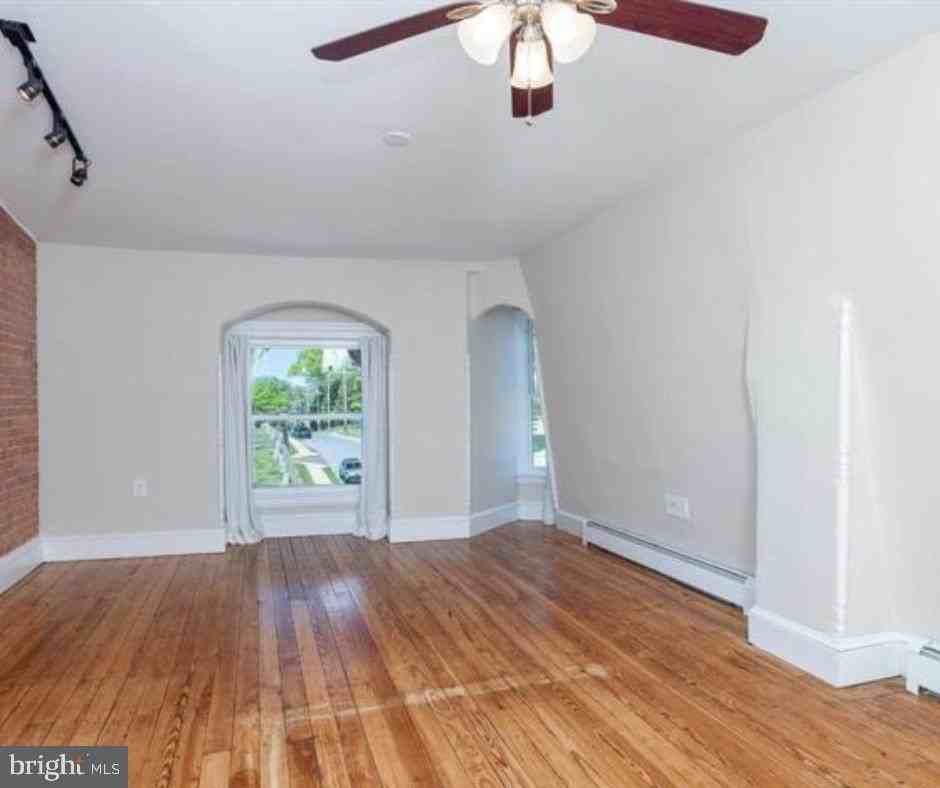 1810 Mount Salem Ln - Photo 5 of 9