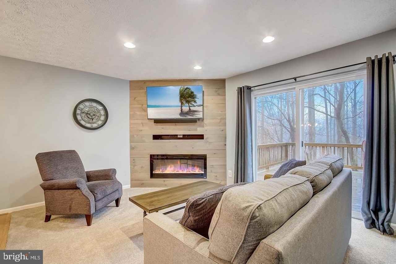 1011 Ellicott Dr - Photo 4 of 32