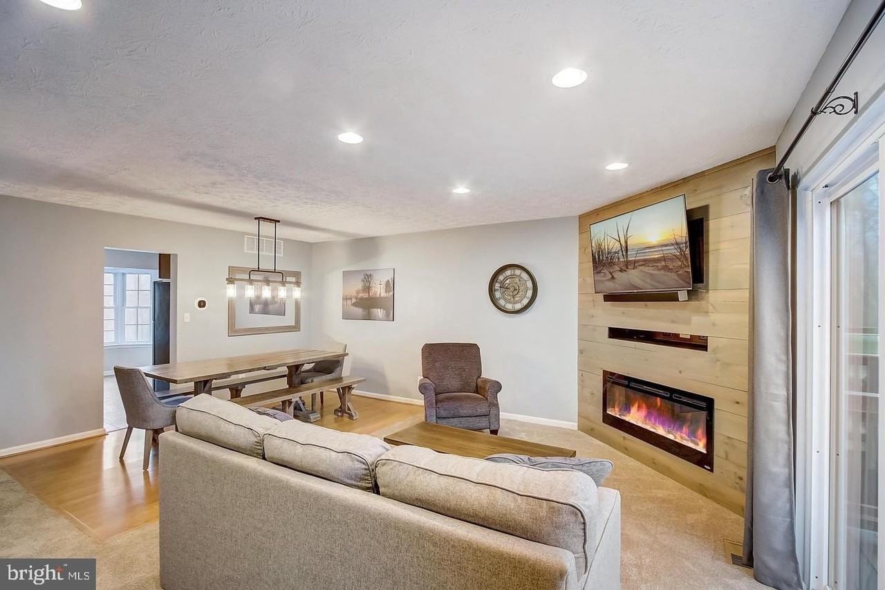 1011 Ellicott Dr - Photo 6 of 32