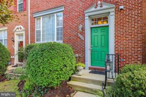 featured image of 7445 Gillingham Row