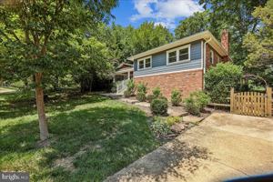 featured image of 8109 Bainbridge Rd