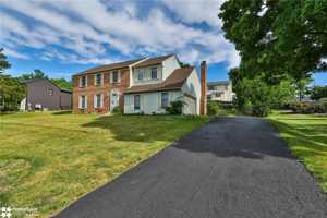 featured image of 4059 Wedgewood Rd