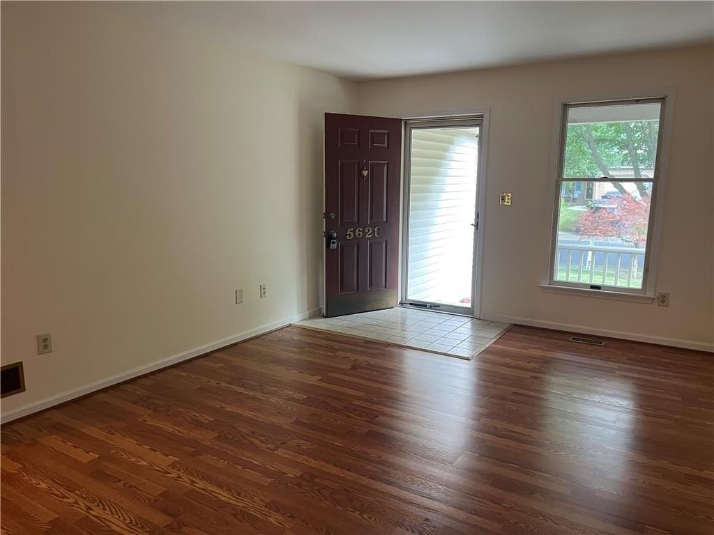 5628 Grace Ave - Photo 7 of 50