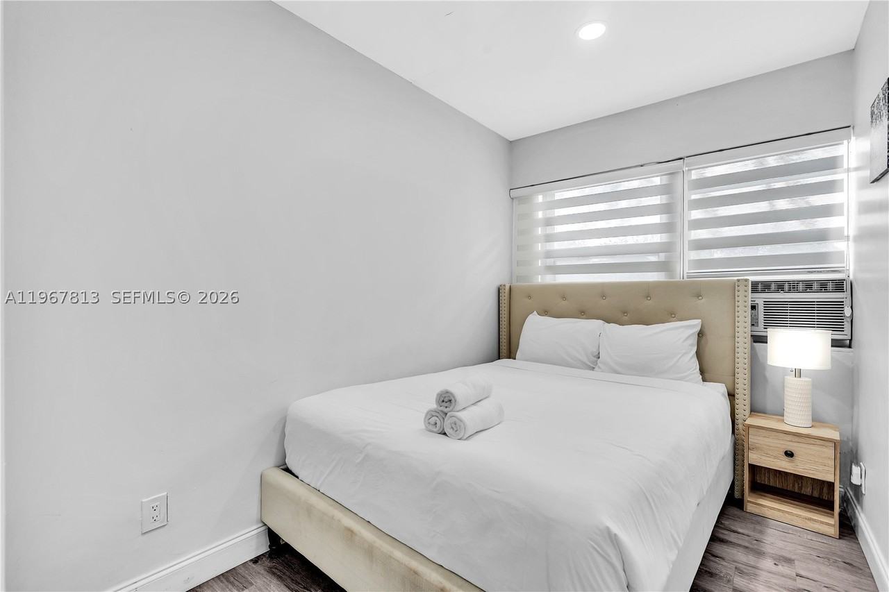 10002 E Bay Harbor Dr #6 - Photo 4 of 40