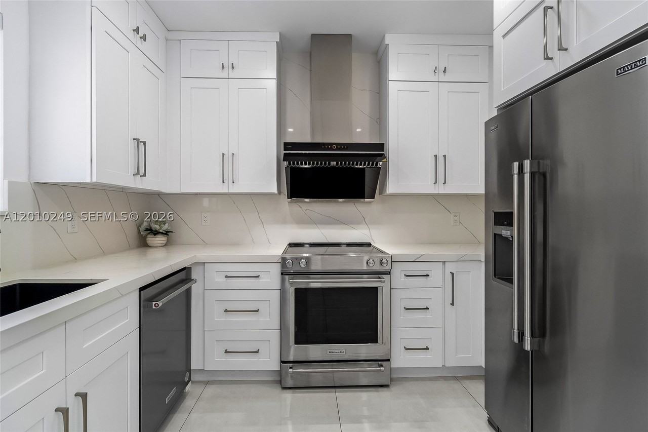7800 Sw 57th Ct - Photo 3 of 37