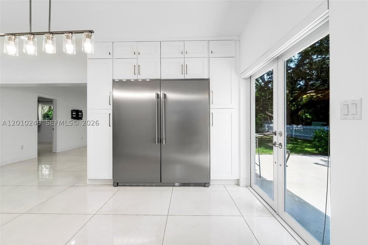 7800 Sw 57th Ct - Photo 4 of 37