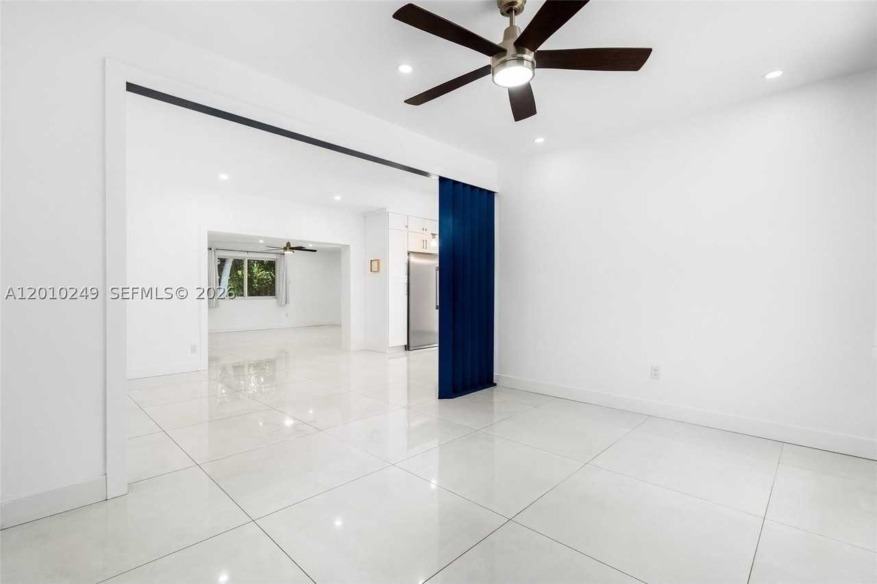 7800 Sw 57th Ct - Photo 5 of 37