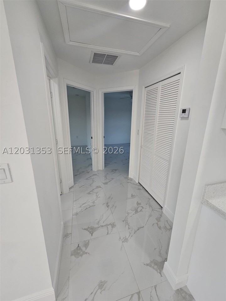 1901 W 11th St - Photo 5 of 15