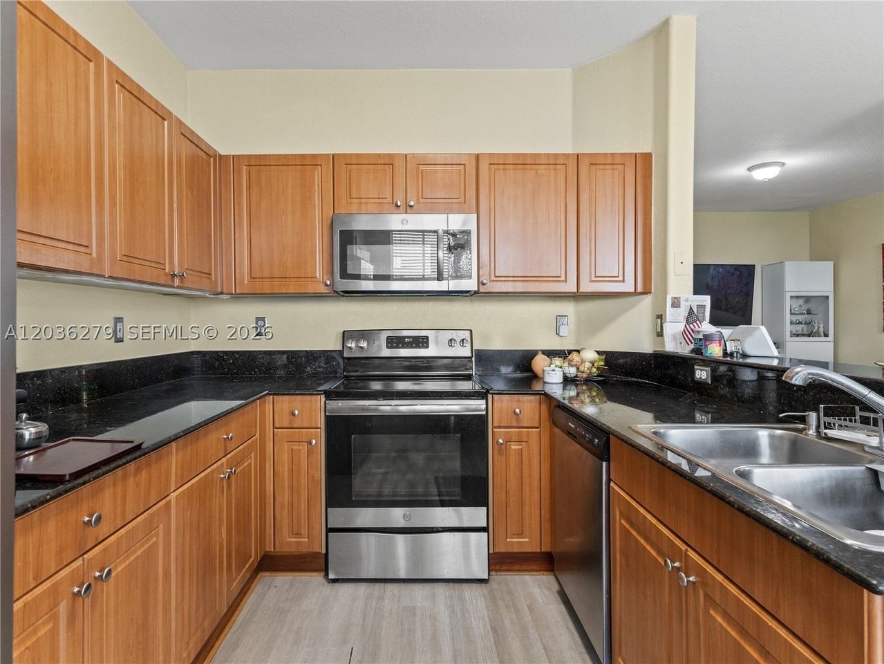 8128 Nw 108th Ct #8128 - Photo 4 of 37