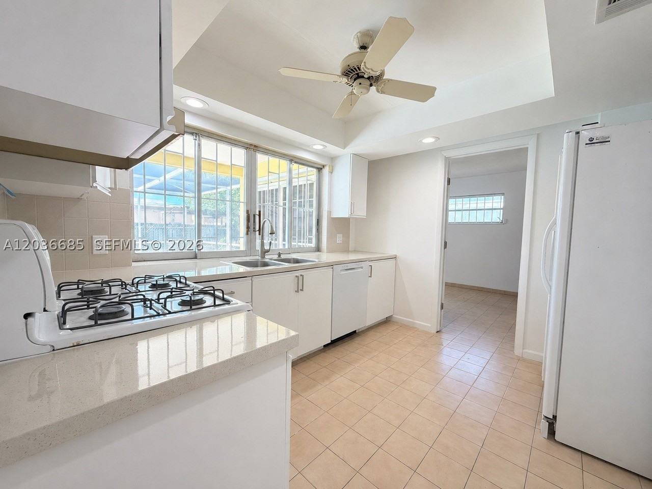 11711 Nw 29th St - Photo 6 of 24