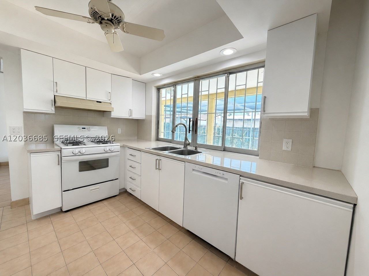 11711 Nw 29th St - Photo 7 of 24