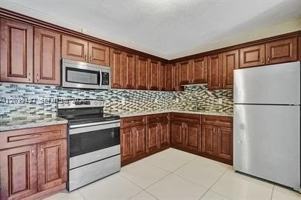 featured image of 4041 Nw 30th Ter #3